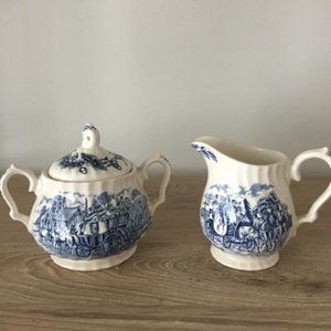 Vintage Myott Staffordshire Royal Mail Sugar and Creamer  Set